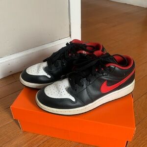 Nike Air Jordan 1 Low White Black Red Men Size US 4.5Y Retro OG Sneakers